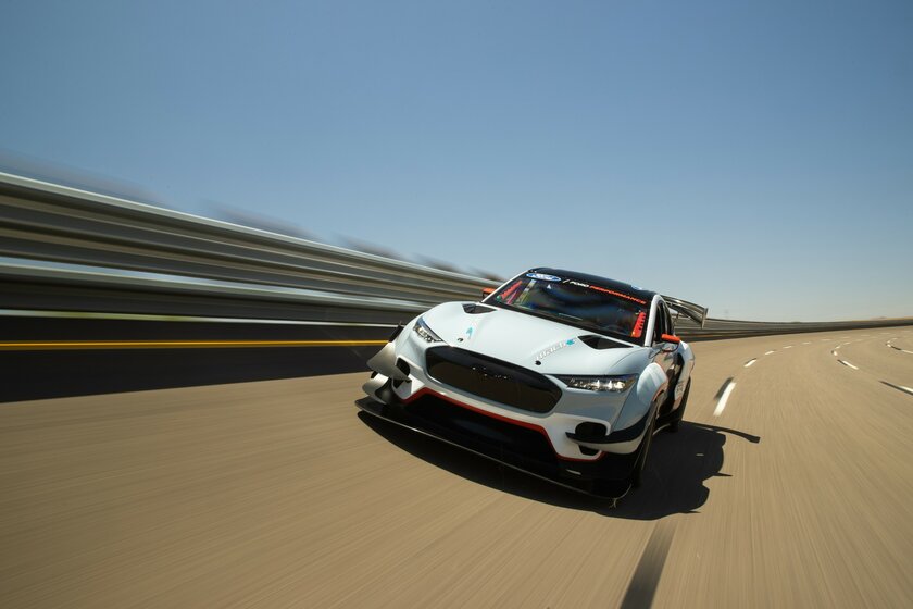 Ford создал 1400-сильный электрический Mustang Mach-E