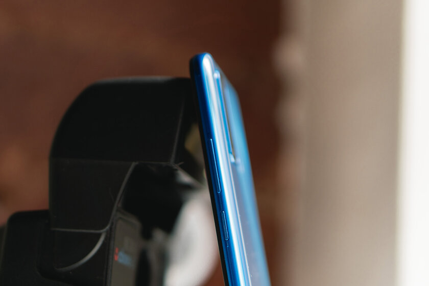 Обзор Vivo Y30: большая батарейка и 4 камеры