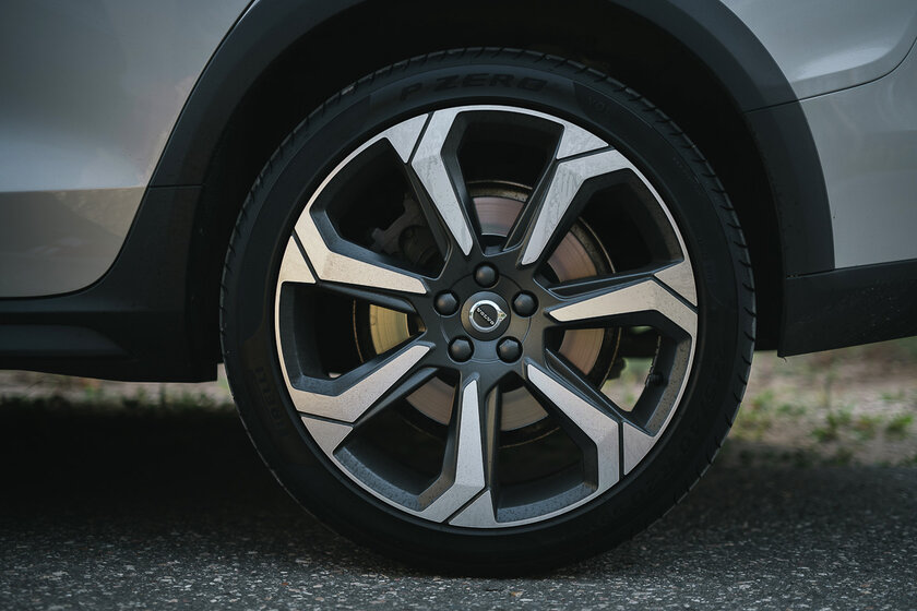 Тест-драйв Volvo V60 Cross Country '19. Встреча с единорогом