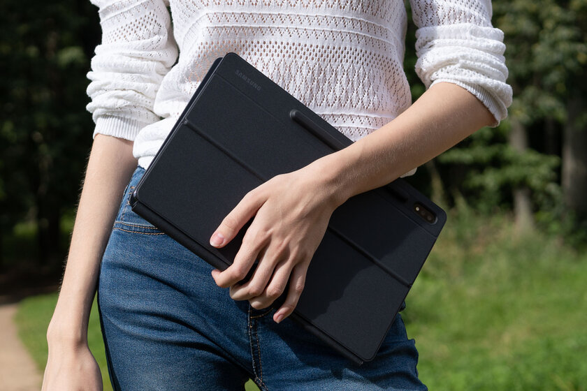 Первый взгляд на Samsung Galaxy Tab S7+: тонкие рамки и магнитный стилус