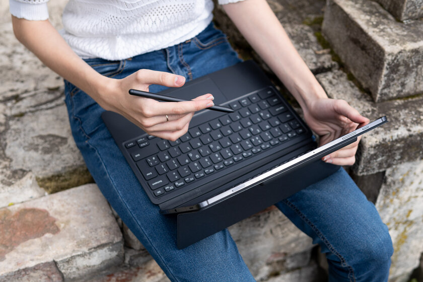 Первый взгляд на Samsung Galaxy Tab S7+: тонкие рамки и магнитный стилус