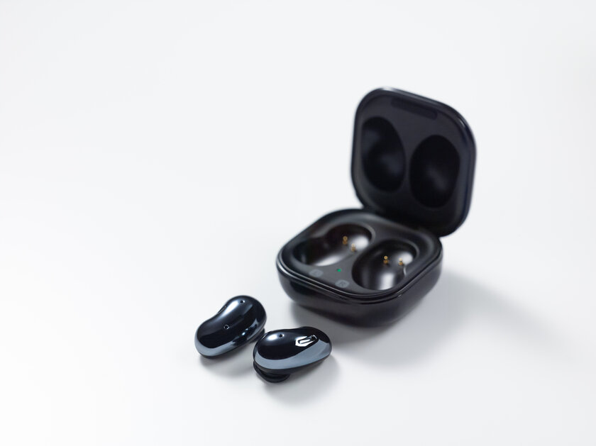 Samsung представила наушники-бобы Galaxy Buds Live