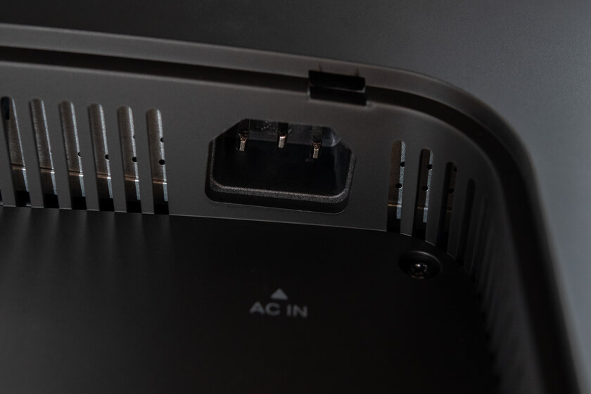 Тестирование Xiaomi Mi Curved Gaming Monitor 34: изогнутый экран, 144 Гц и строгий дизайн
