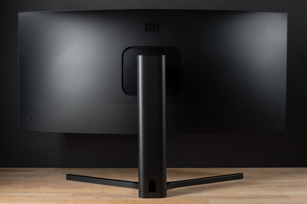 Тестирование Xiaomi Mi Curved Gaming Monitor 34: изогнутый экран, 144 Гц и строгий дизайн