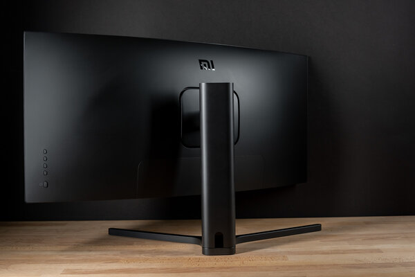 Тестирование Xiaomi Mi Curved Gaming Monitor 34: изогнутый экран, 144 Гц и строгий дизайн