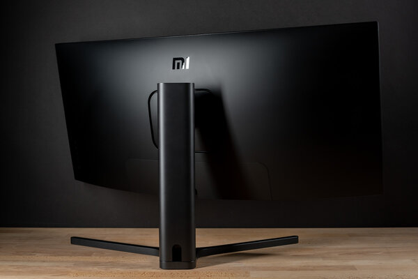 Тестирование Xiaomi Mi Curved Gaming Monitor 34: изогнутый экран, 144 Гц и строгий дизайн