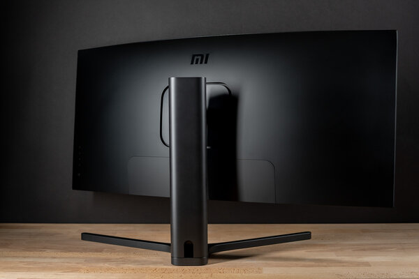 Тестирование Xiaomi Mi Curved Gaming Monitor 34: изогнутый экран, 144 Гц и строгий дизайн