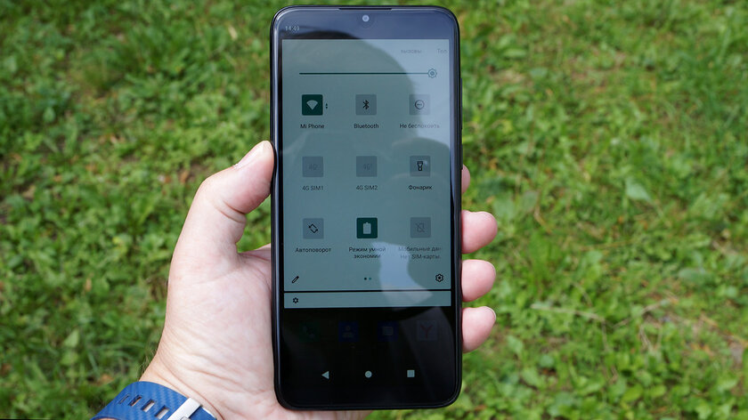 Обзор смартфона Philips Xenium S566: рабочая лошадка с хорошей автономностью