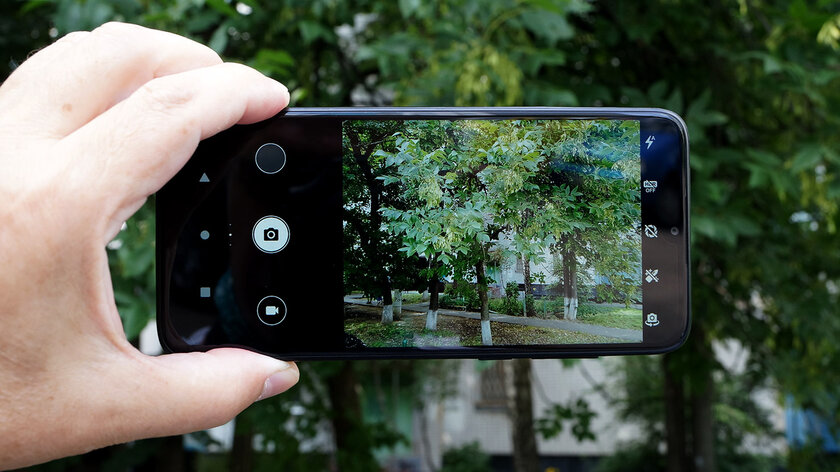 Обзор смартфона Philips Xenium S566: рабочая лошадка с хорошей автономностью