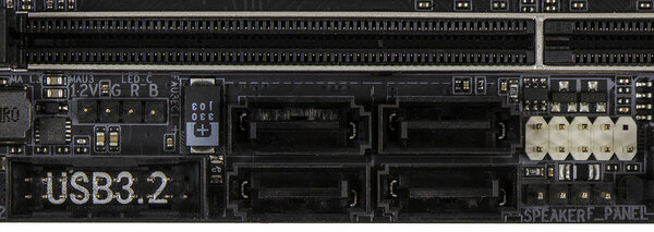 Обзор GIGABYTE B550I AORUS PRO AX: компактно, универсально, с огоньком