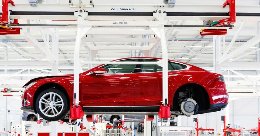 Слух: Tesla уже работает над новым процессором для автопилота