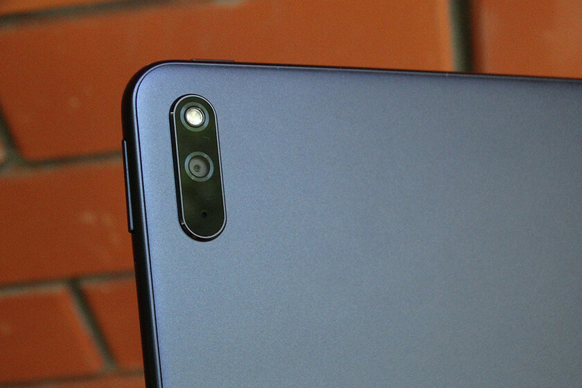 Рейтинг лучших планшетов для учёбы по цене до 10000, до 20000 и до 35000 рублей