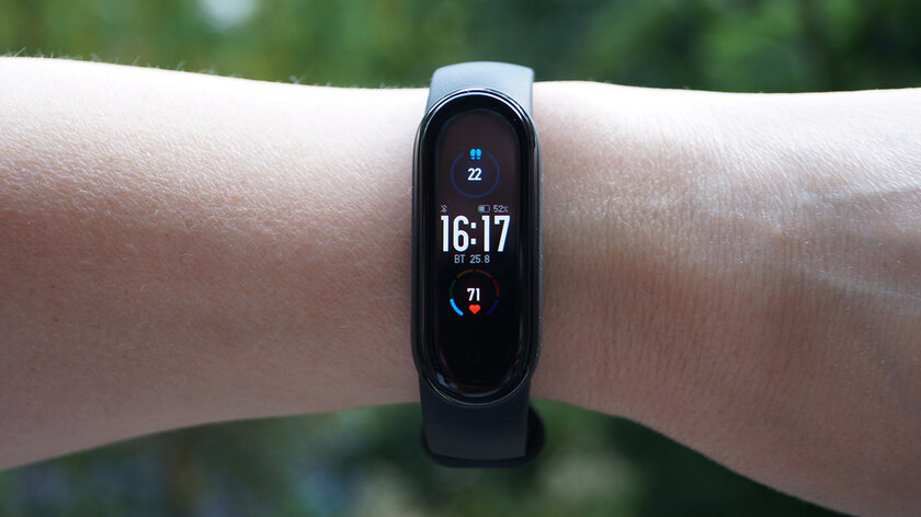 Обзор Xiaomi Mi Band 5: браслет, который заставит оторваться от дивана
