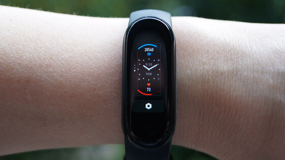 Обзор Xiaomi Mi Band 5: браслет, который заставит оторваться от дивана