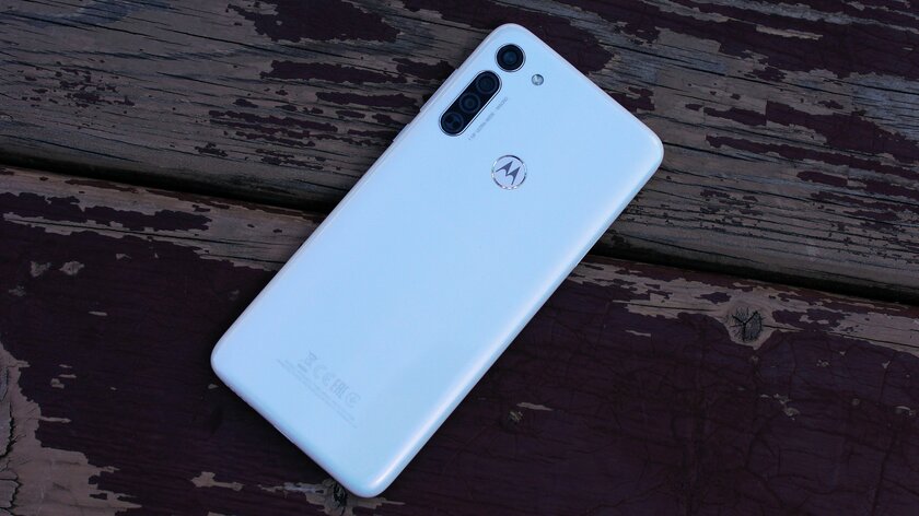 Обзор Motorola Moto G8: элегантный дизайн и невероятная автономность