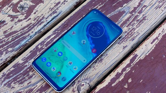 Обзор Motorola Moto G8: элегантный дизайн и невероятная автономность