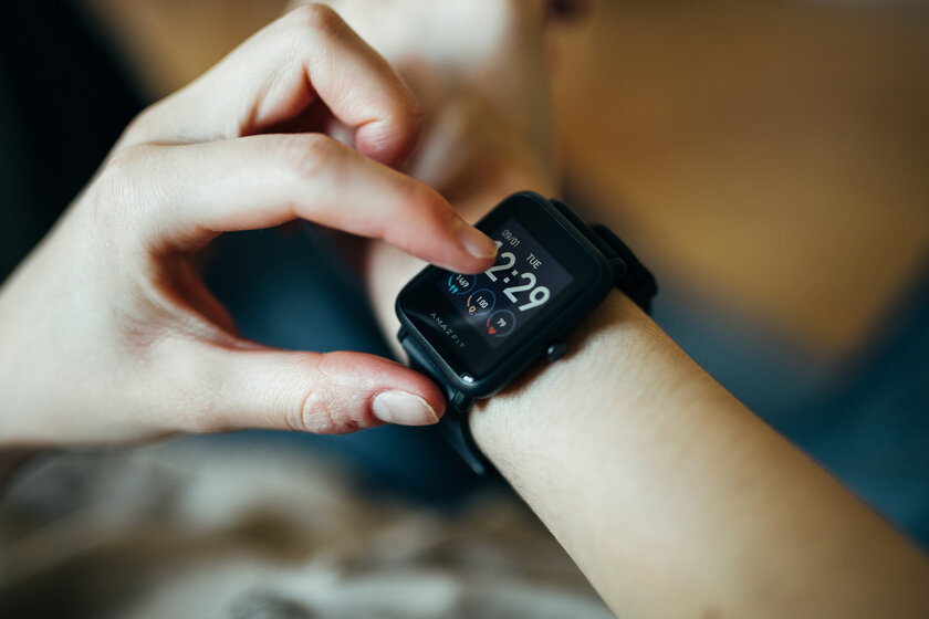 Обзор умных часов Amazfit Bip S Lite. 30 дней на одной зарядке?