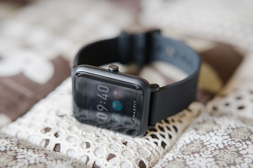 Обзор умных часов Amazfit Bip S Lite. 30 дней на одной зарядке?