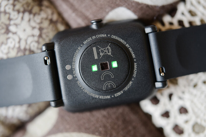 Обзор умных часов Amazfit Bip S Lite. 30 дней на одной зарядке?