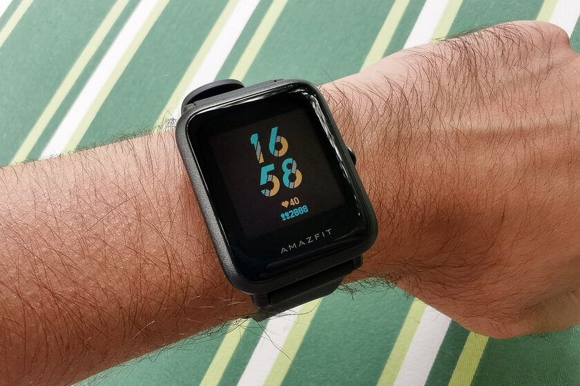 Обзор умных часов Amazfit Bip S Lite. 30 дней на одной зарядке?
