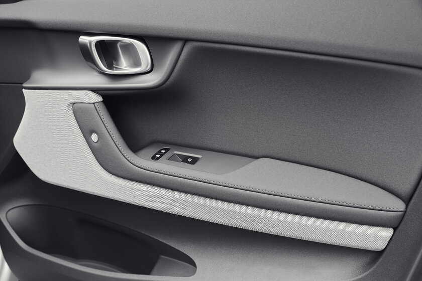 Выезд в город на Polestar 2 — первом автомобиле под управлением Android Automotive