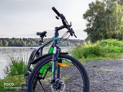 Обзор Xiaomi POCO F2 Pro: смартфон с мощнейшим железом и необычным экраном