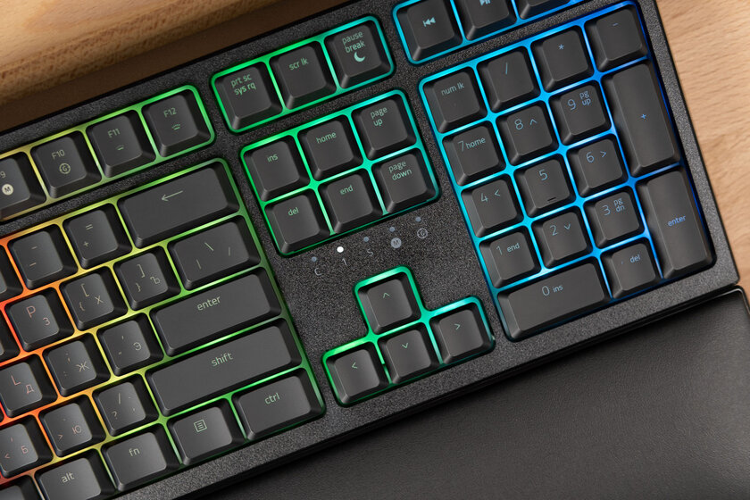 Обзор Razer Ornata V2: гибридные переключатели с тактильной отдачей