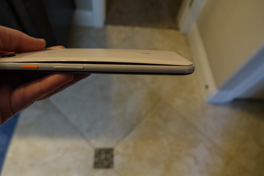 Владельцы Pixel 3 и Pixel 4 массово жалуются на вздутые батареи