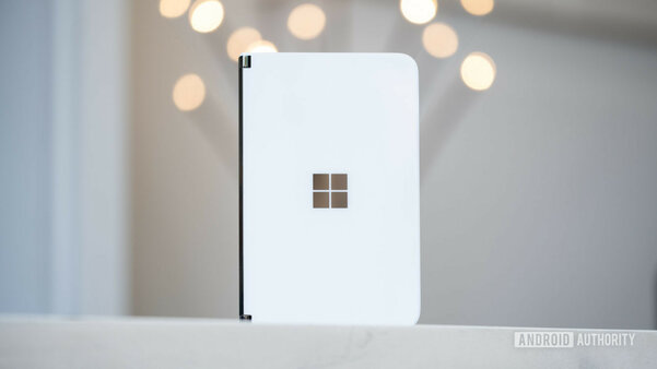 Обзор Microsoft Surface Duo в реальной жизни: совсем не похожий на другие