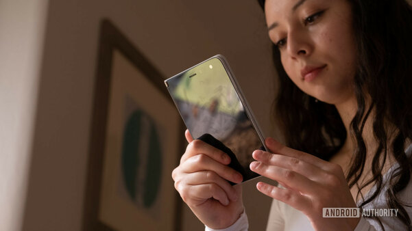 Обзор Microsoft Surface Duo в реальной жизни: совсем не похожий на другие