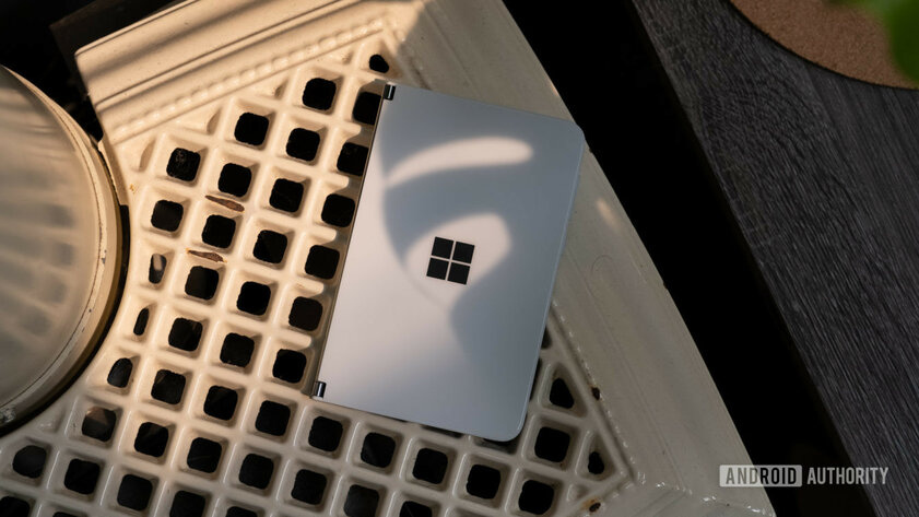 Обзор Microsoft Surface Duo в реальной жизни: совсем не похожий на другие