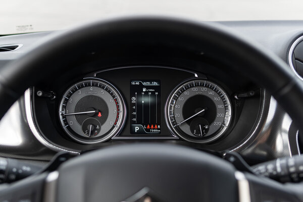 Тест-драйв Suzuki Vitara '20: отзывчивый мотор и узнаваемость на дороге