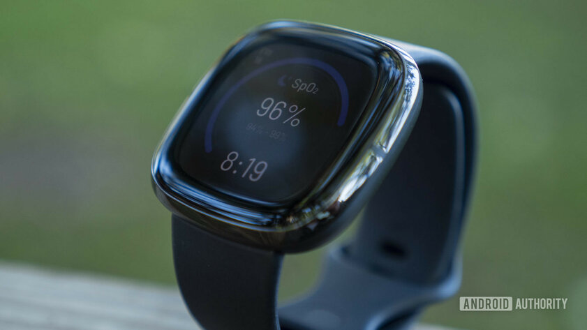 Обзор Fitbit Sense: точный GPS и хорошая автономность, но не без странностей