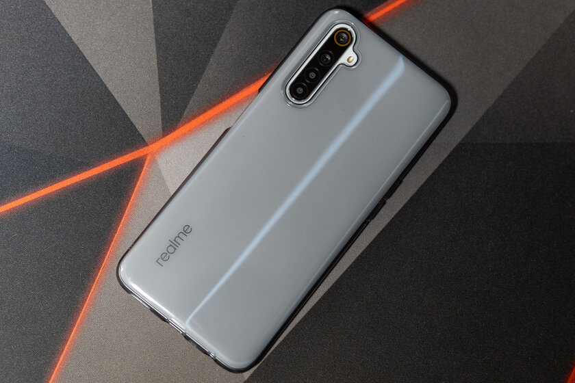 Обзор Realme 6s: геймерский MediaTek, 90 Гц, быстрая зарядка