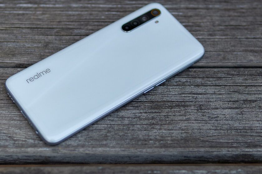 Обзор Realme 6s: геймерский MediaTek, 90 Гц, быстрая зарядка
