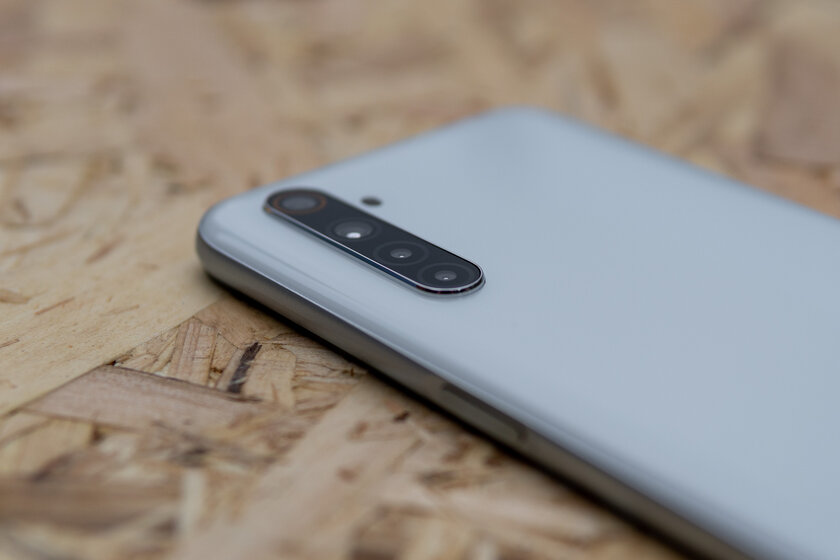 Обзор Realme 6s: геймерский MediaTek, 90 Гц, быстрая зарядка