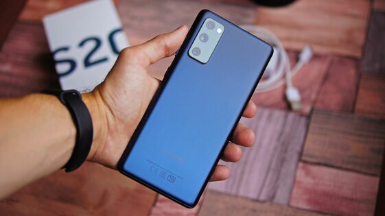 Смартфон, созданный фанатами для фанатов: обзор Samsung Galaxy S20 FE