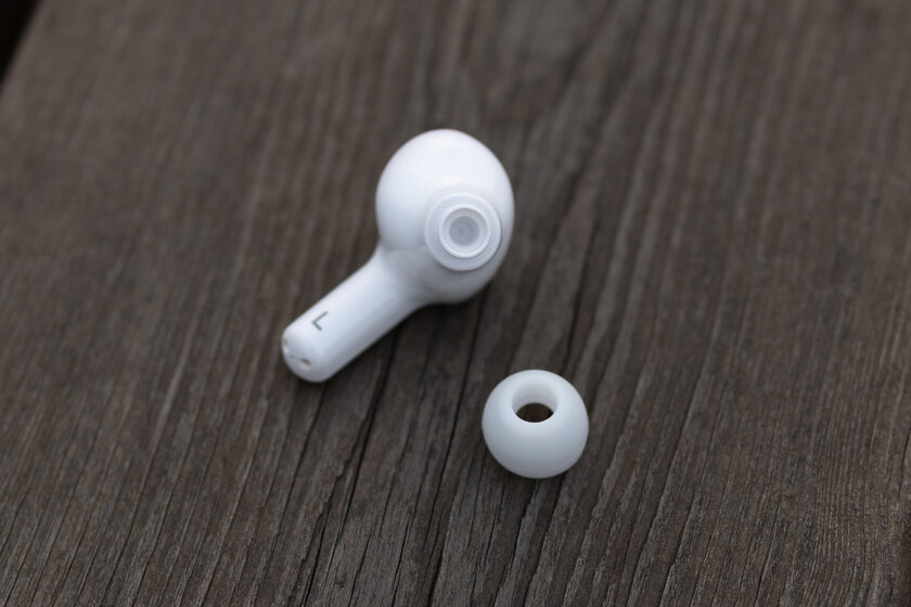 Обзор Moecen Earbuds X1: хороший баланс частот и отличная автономность