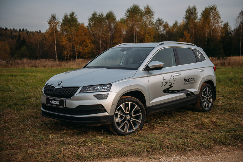 Полноприводная Skoda Karoq и другие новинки на загородном полигоне