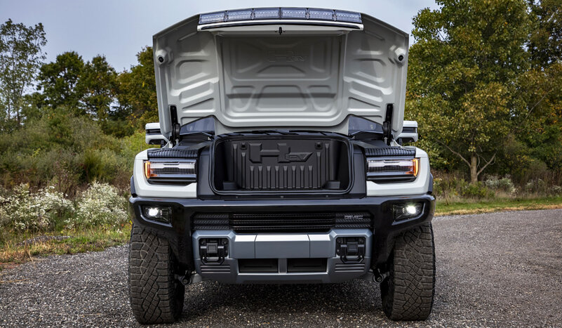 Hummer возвращается на рынок с электрическим пикапом, который может ездить по диагонали