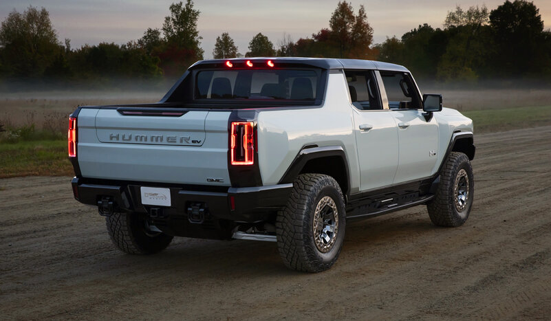 Hummer возвращается на рынок с электрическим пикапом, который может ездить по диагонали