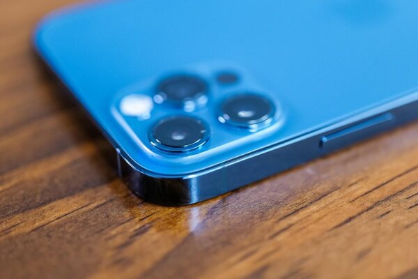 Первые обзоры iPhone 12 Pro: как горячую новинку оценили западные журналисты