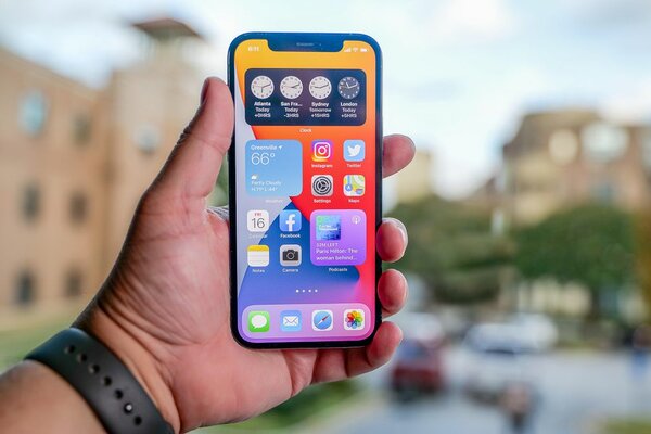 Первые обзоры iPhone 12 Pro: как горячую новинку оценили западные журналисты