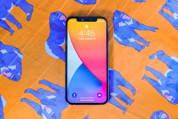 Первые обзоры iPhone 12 Pro: как горячую новинку оценили западные журналисты