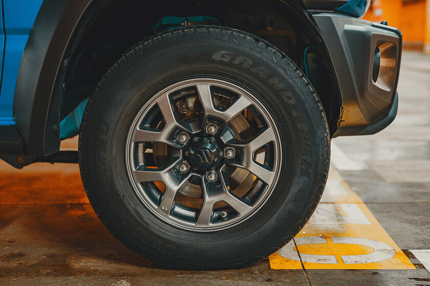 Тест-драйв Suzuki Jimny: компактный, красивый, но с небольшим запасом хода