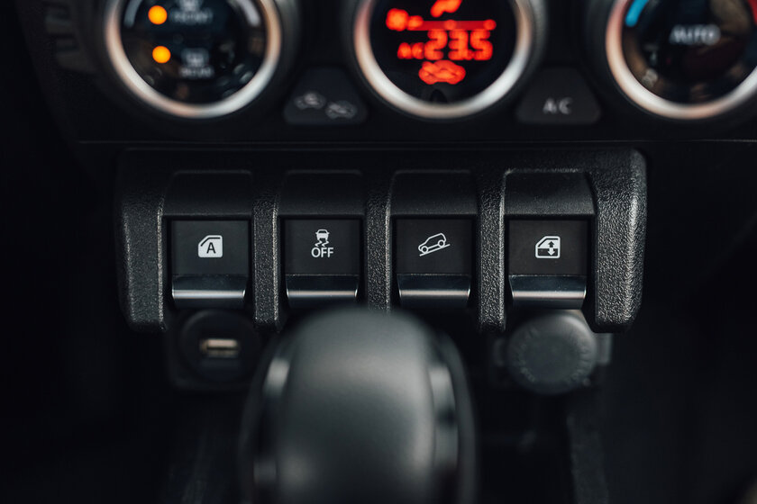 Тест-драйв Suzuki Jimny: компактный, красивый, но с небольшим запасом хода