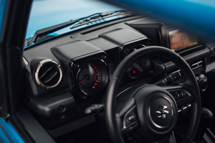 Тест-драйв Suzuki Jimny: компактный, красивый, но с небольшим запасом хода