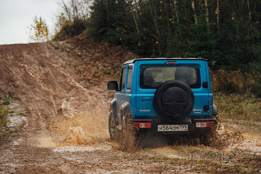 Тест-драйв Suzuki Jimny: компактный, красивый, но с небольшим запасом хода