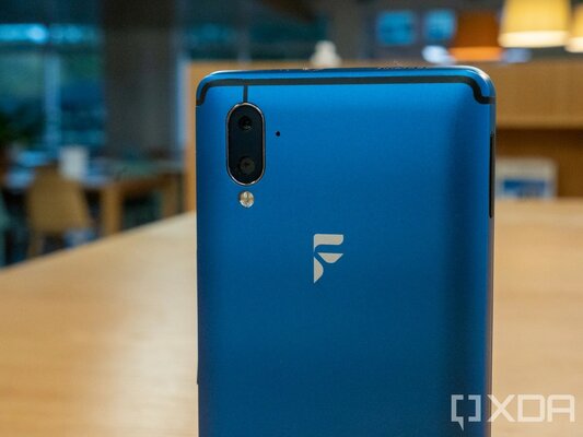 XDA Developers выпустили собственный смартфон на LineageOS