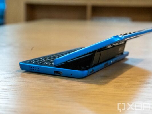XDA Developers выпустили собственный смартфон на LineageOS